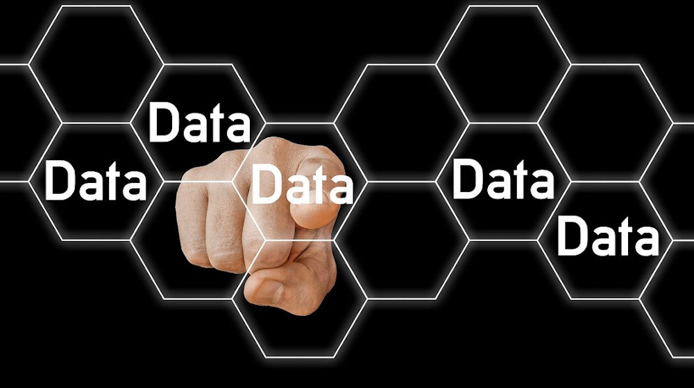 Titelmotiv des Blogbeitrags zum Thema: Datenbank aufräumen: Tipps für die Optimierung von Webanwendungen